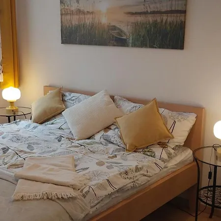 Atom Apartment